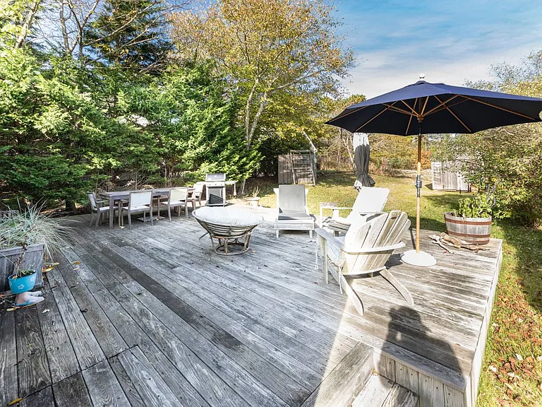 17 Beach Ave — Photo 13