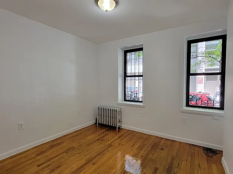 312 W 15th St #1 — Photo 1