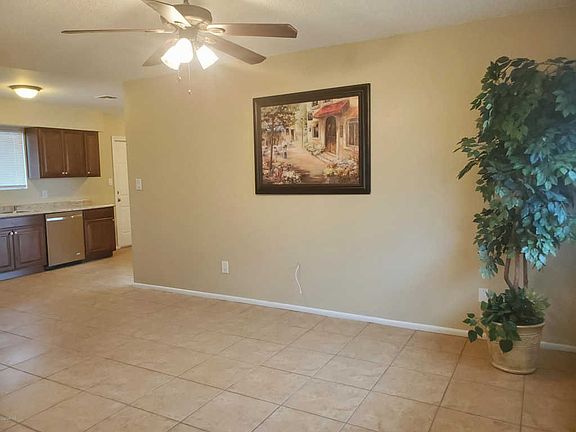 4th image of 730 E Linda Ave