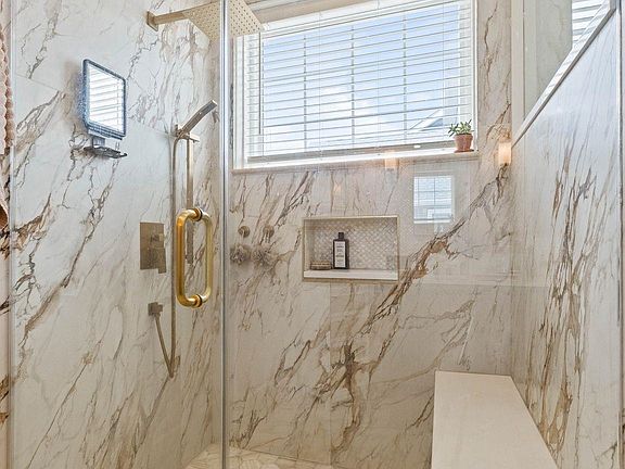 5th image of 810 New Jersey Ave #203
