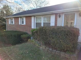 103 Maple Dr, Hanover, PA 17331