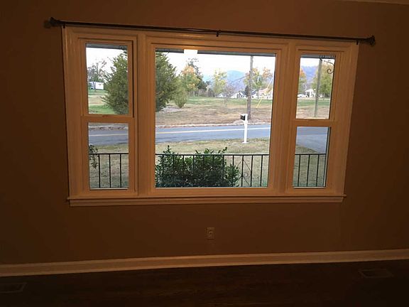 5th image of 94 Stephenson Dr