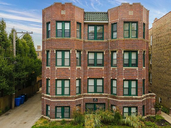 5th image of 3839 N Greenview Ave APT 1E