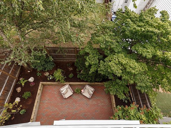 4th image of 214 Hurley St Unit 214