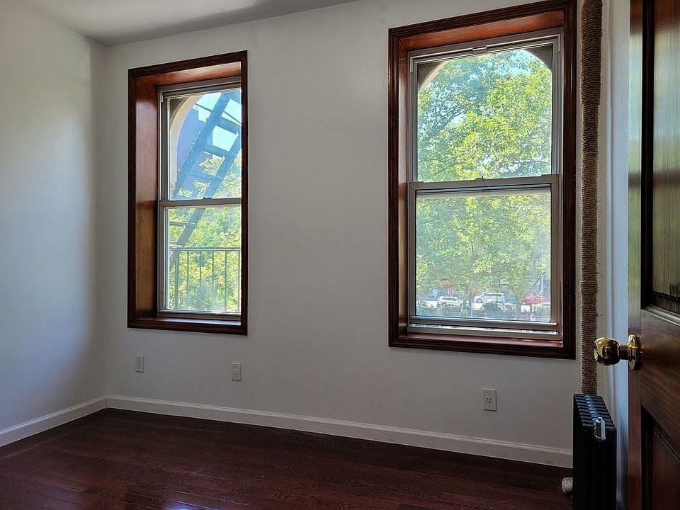 1st image of 70 Forsyth St #6