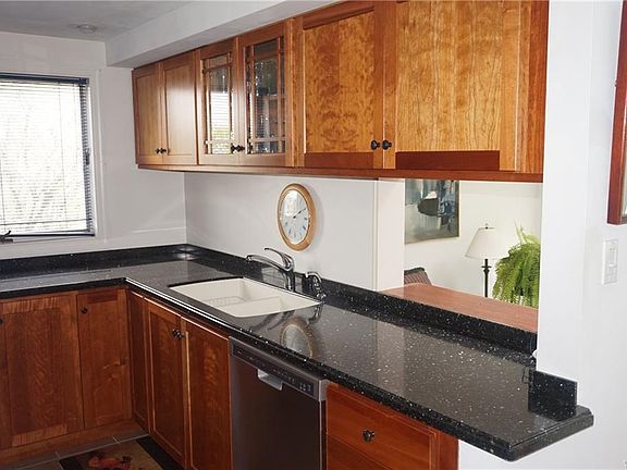5th image of 105 Colvinhurst Dr
