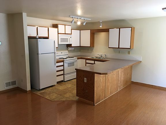 3rd image of 1621 Underhill Dr APT 4