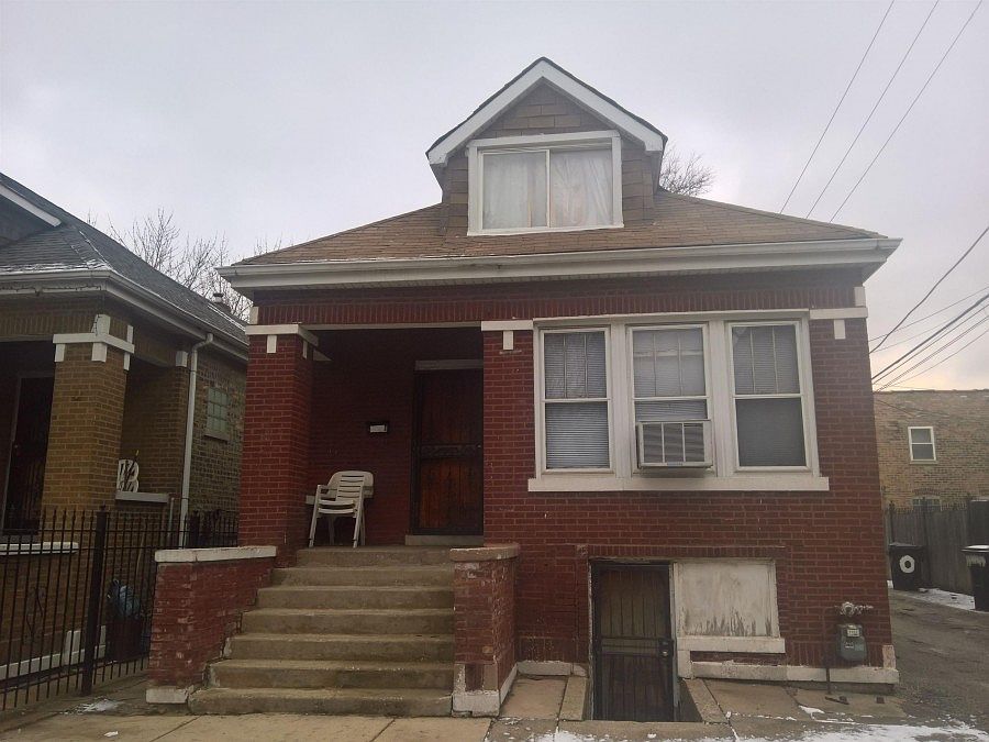 1st image of 4814 W Potomac Ave