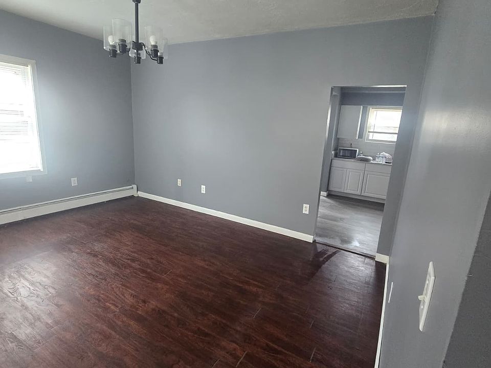 1st image of 19 Ashburnham St #1
