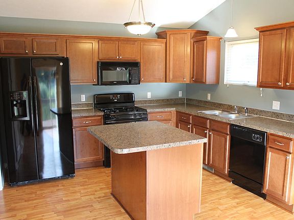 5th image of 865 Sunrise Ln NW