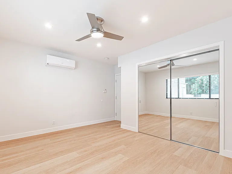 418 N Palm Dr #1 — Photo 11