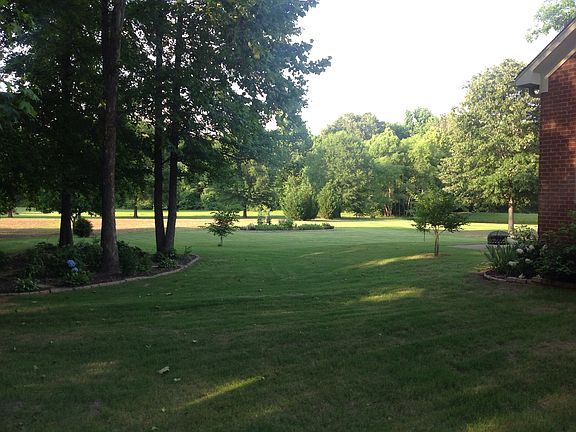 3rd image of 420 Shady Oaks Dr