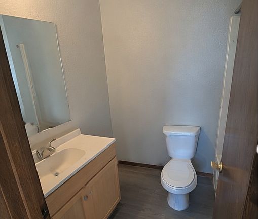 3rd image of 3920 W Elm St #303