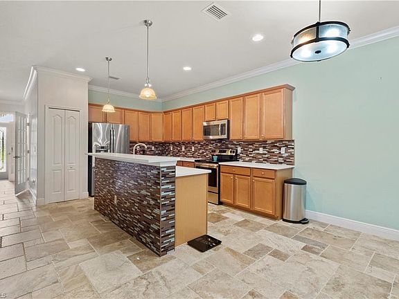 4th image of 9384 River Otter Dr