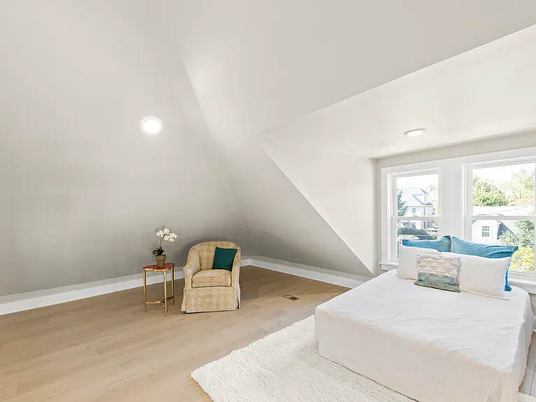 518 N Braddock St — Photo 38