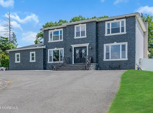 1 Shilling Rd, Manalapan, NJ 07726