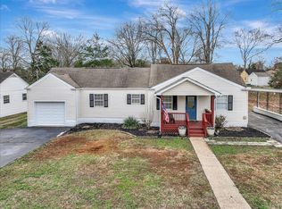 2 Morgan Cir, Fort Oglethorpe, GA 30742