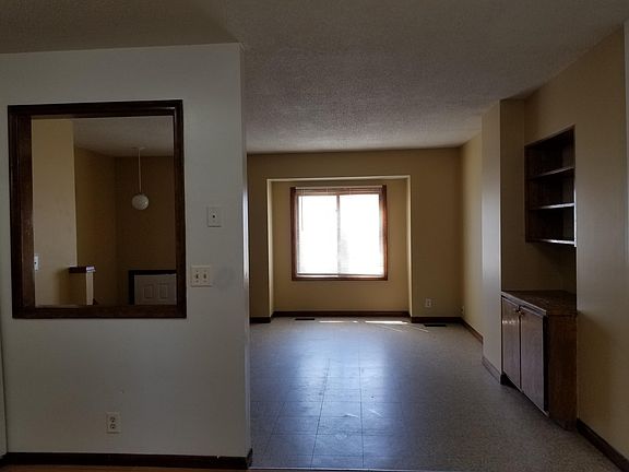 2nd image of 2834 Gertrude St