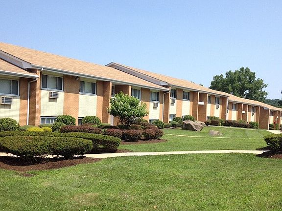 5th image of 1 Cresthill Dr #4B