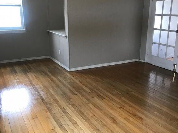 3rd image of 112 D St