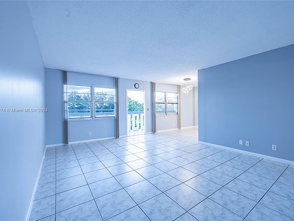5th image of 462 Keswick Cres #C