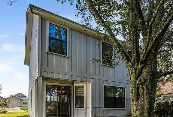 5th image of 2455 Townsquare Dr