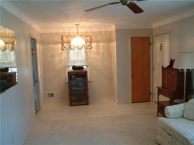 2nd image of 902 7th St