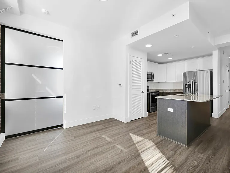 The Residences at Barnett — Photo 41