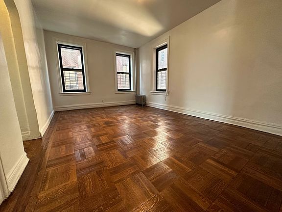 2nd image of 2525 Aqueduct Ave #D1