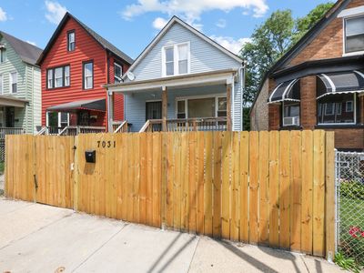 7031 S Damen Ave, Chicago, IL, 60636