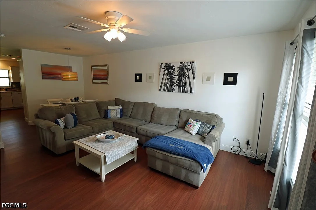 2 bed, 2.5 bath, 1016 sqft, $1,650 — Photo 3