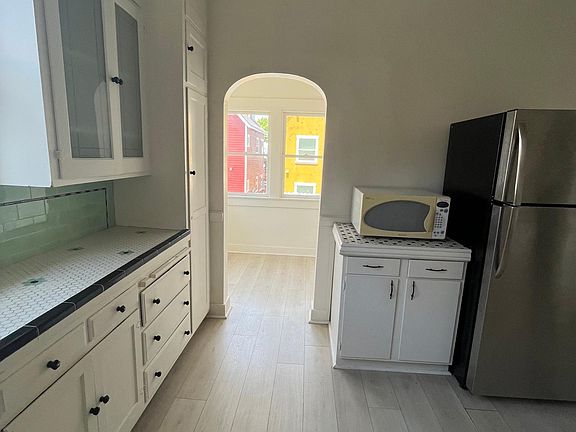 2nd image of 2115 L St #2115