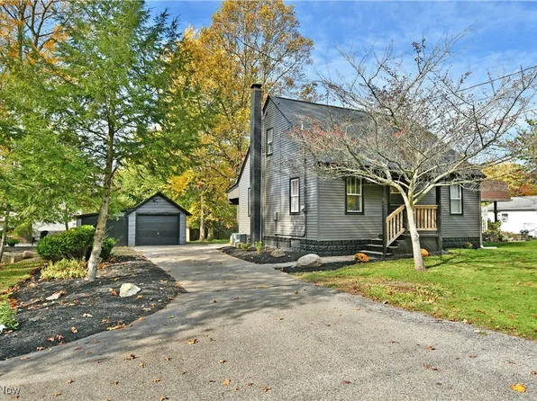 572 Howland Wilson Rd SE, Warren, OH 44484