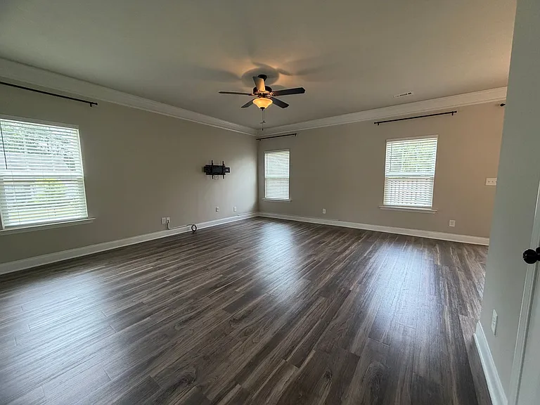 1008 Swan Ct — Photo 29