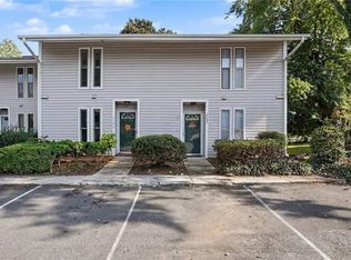 3755 Heathrow Dr, Winston Salem, NC 27127