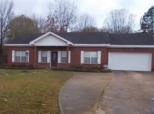 390 Perry Rd, Grenada, MS 38901