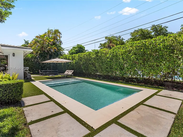 1531 Consolata Ave — Photo 5