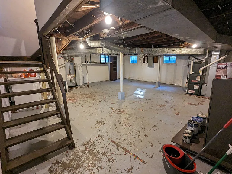 100 W North Broadway St — Photo 12