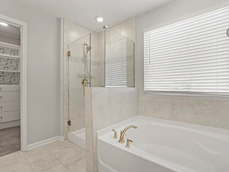 2861 Meadow Gln — Photo 34