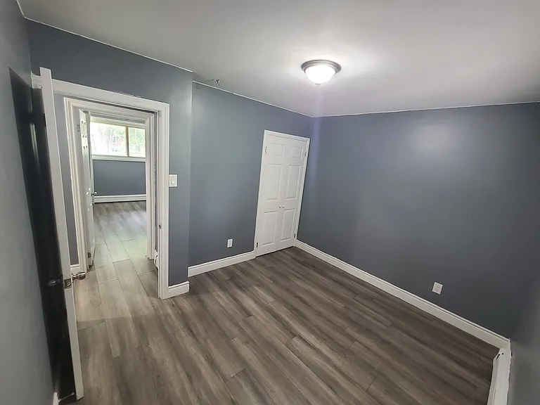 669 Victoria St #1 — Photo 12