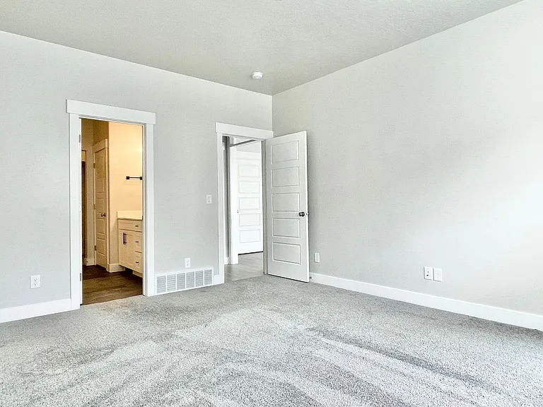 1572 N 3950 W — Photo 17