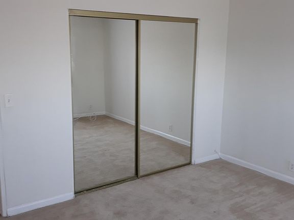 4th image of 4203 W Rosecrans Ave