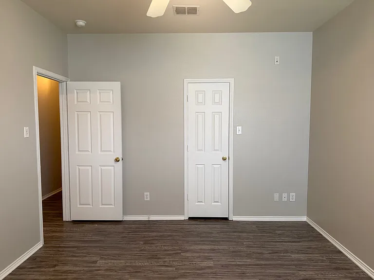 7905 Seven Oaks Ln — Photo 18