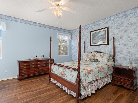 4th image of 9636 Vista Casitas Dr NW