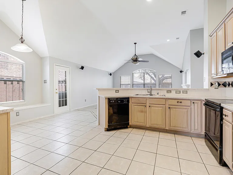 5653 Westwood Ln — Photo 24