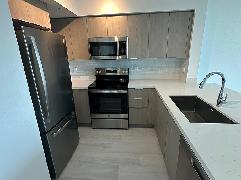 619 E Sheridan St #1127 — Photo 3