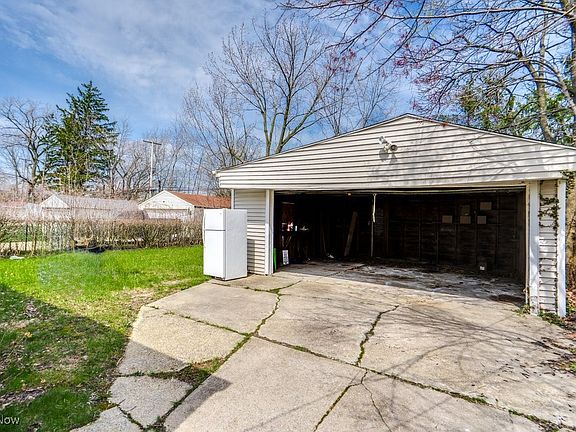 5th image of 17113 Holly Hill Dr