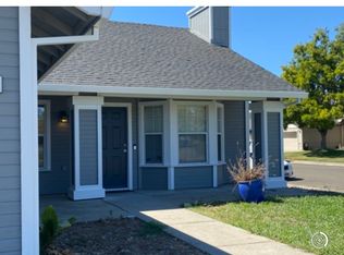 1070 Golden Heights Dr, Galt, CA 95632