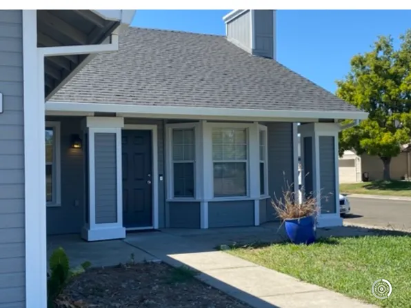 1070 Golden Heights Dr, Galt, CA 95632
