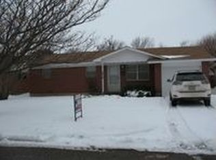 2210 Harvard Dr, Perryton, TX 79070